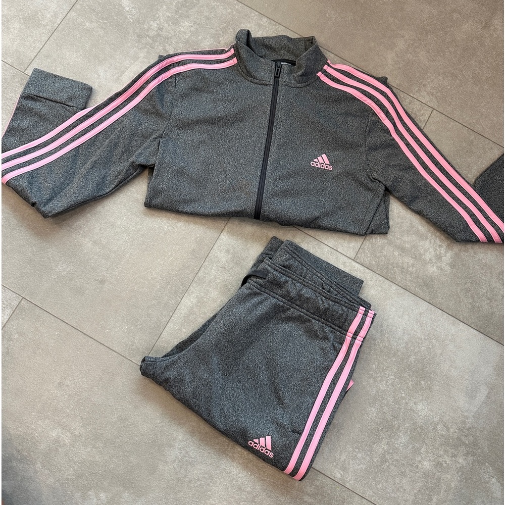 Women’s Adidas track suit!!